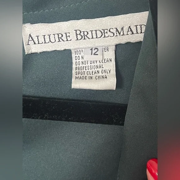 NWT Elegant ALLURE BRIDESMAIDS Green Velvet Dress SZ 12 V-neck built in bra - Picture 7 of 11